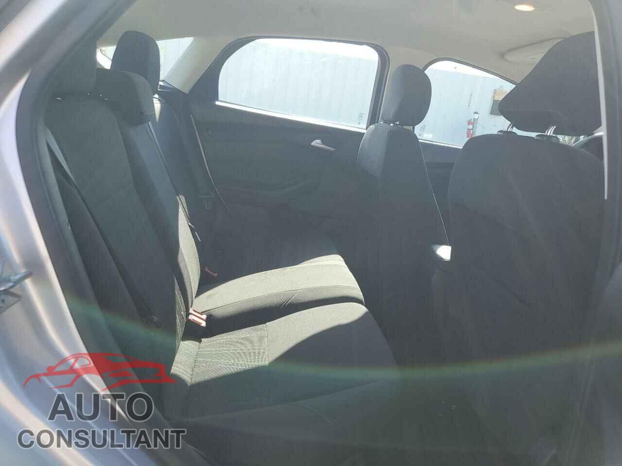 FORD FOCUS 2017 - 1FADP3K27HL281159