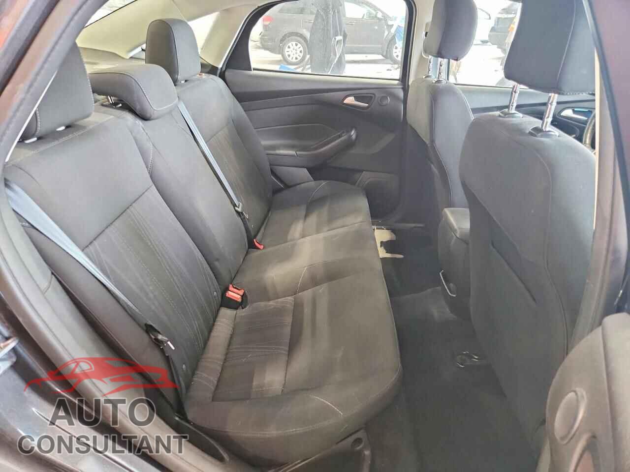 FORD FOCUS 2017 - 1FADP3H26HL342489