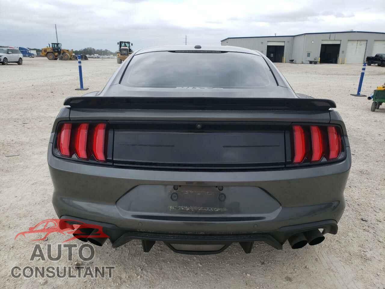 FORD MUSTANG 2018 - 1FA6P8CF2J5180323