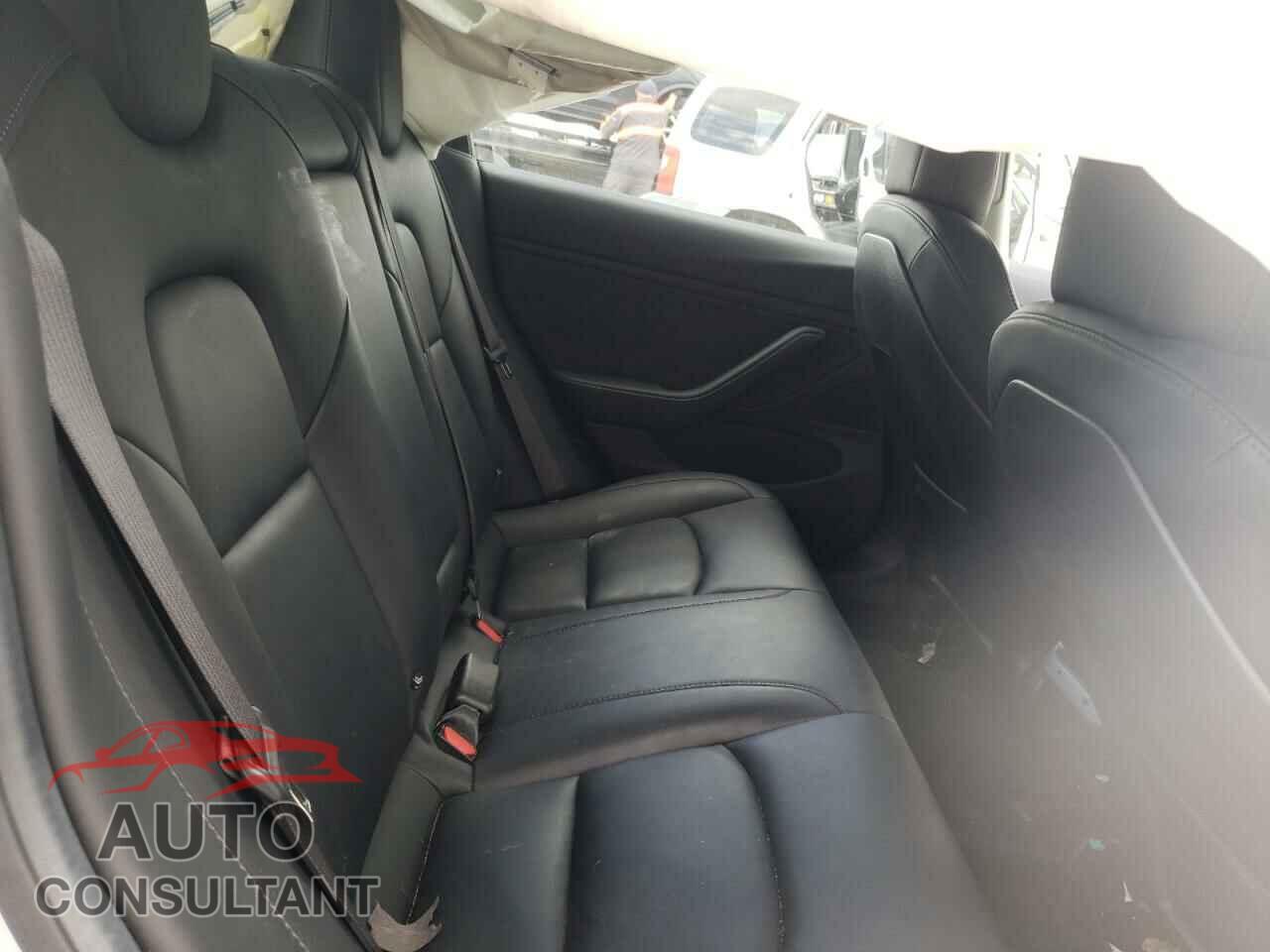 TESLA MODEL 3 2018 - 5YJ3E1EA3JF037357
