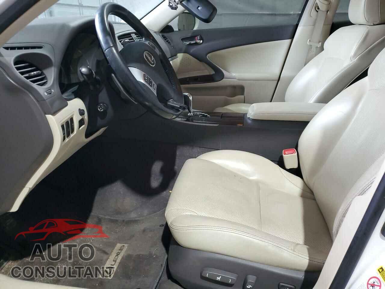 LEXUS IS 2012 - JTHCE5C28C5002402