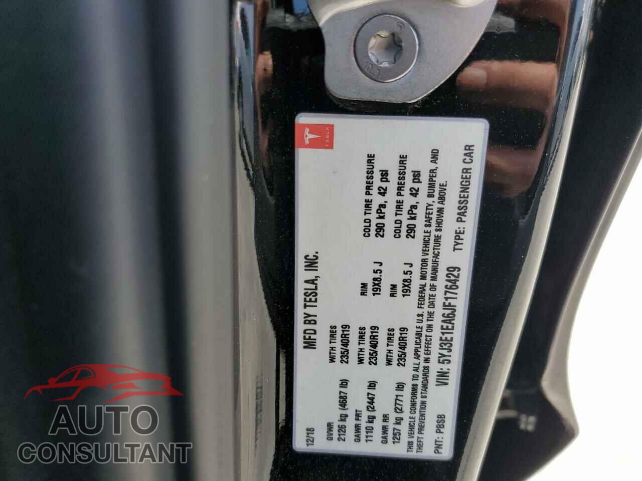 TESLA MODEL 3 2018 - 5YJ3E1EA6JF176429