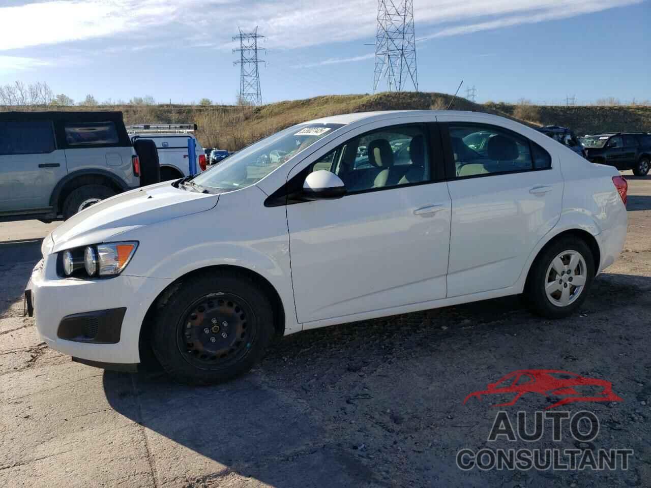 CHEVROLET SONIC 2015 - 1G1JA5SH5F4143148