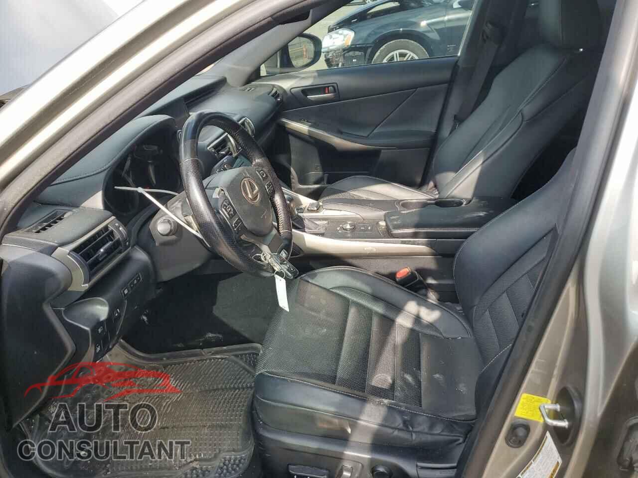 LEXUS IS 2017 - JTHBA1D23H5061136