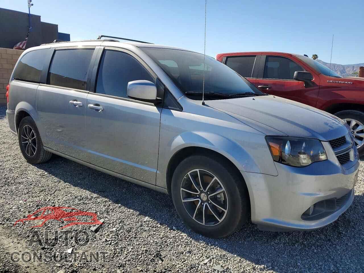 DODGE CARAVAN 2018 - 2C4RDGEG0JR282979