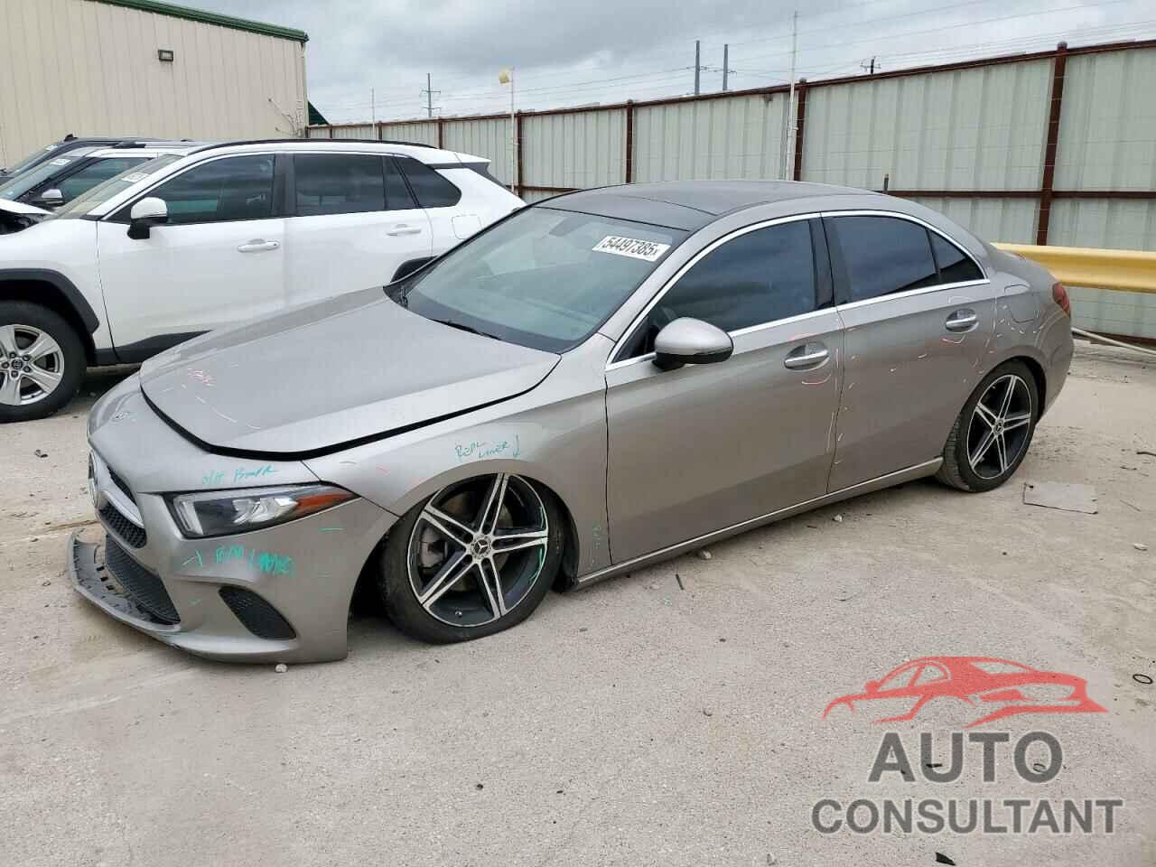 MERCEDES-BENZ A-CLASS 2019 - WDD3G4EB2KW035302