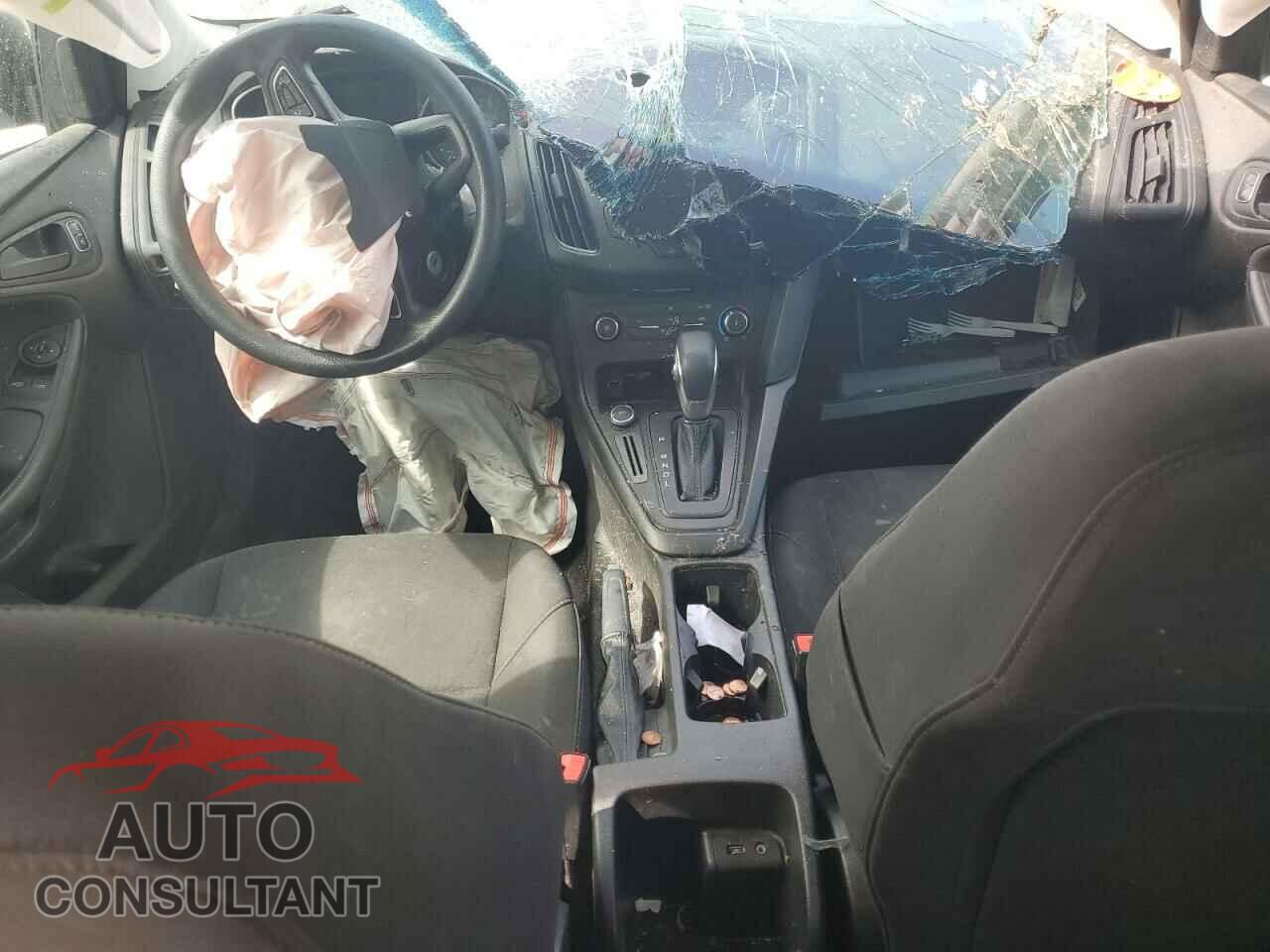 FORD FOCUS 2017 - 1FADP3E22HL314158