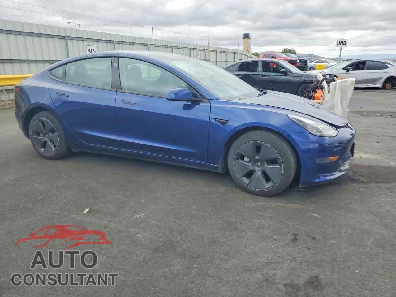 TESLA MODEL 3 2023 - 5YJ3E1EA0PF696652