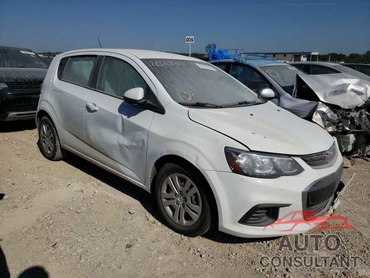 CHEVROLET SONIC 2018 - 1G1JG6SH8J4129080