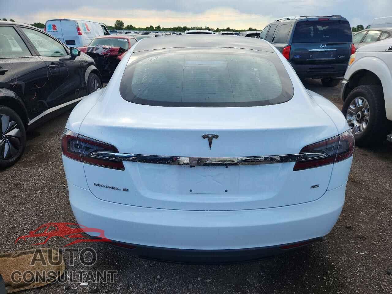 TESLA MODEL S 2014 - 5YJSA1H15EFP45747