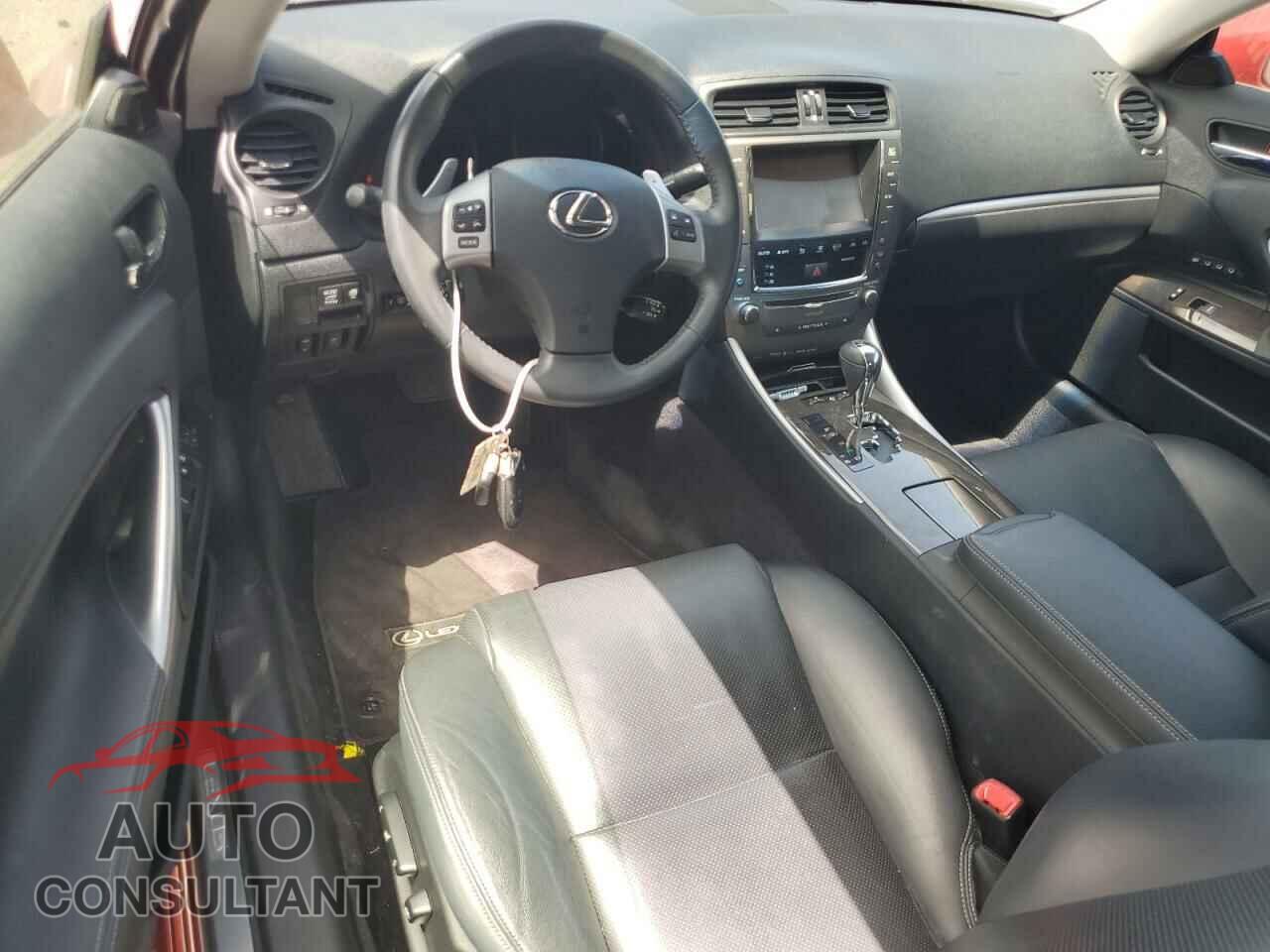 LEXUS IS 2015 - JTHFF2C25F2533538