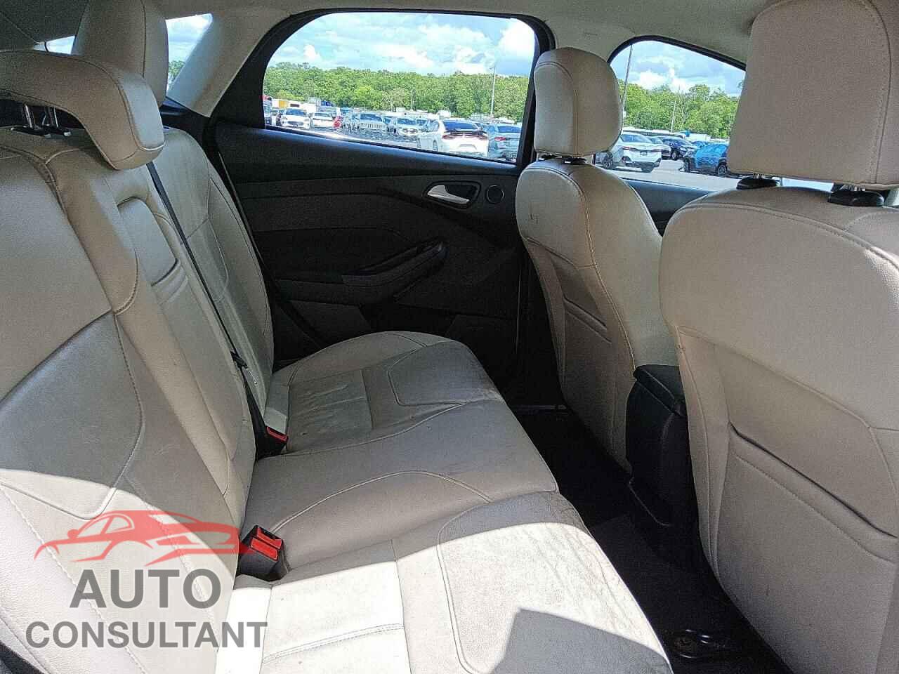 FORD FOCUS 2016 - 1FADP3N2XGL302872