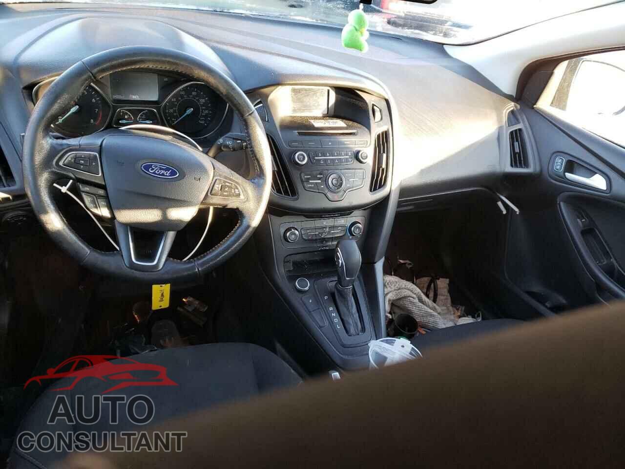 FORD FOCUS 2017 - 1FADP3F27HL213924