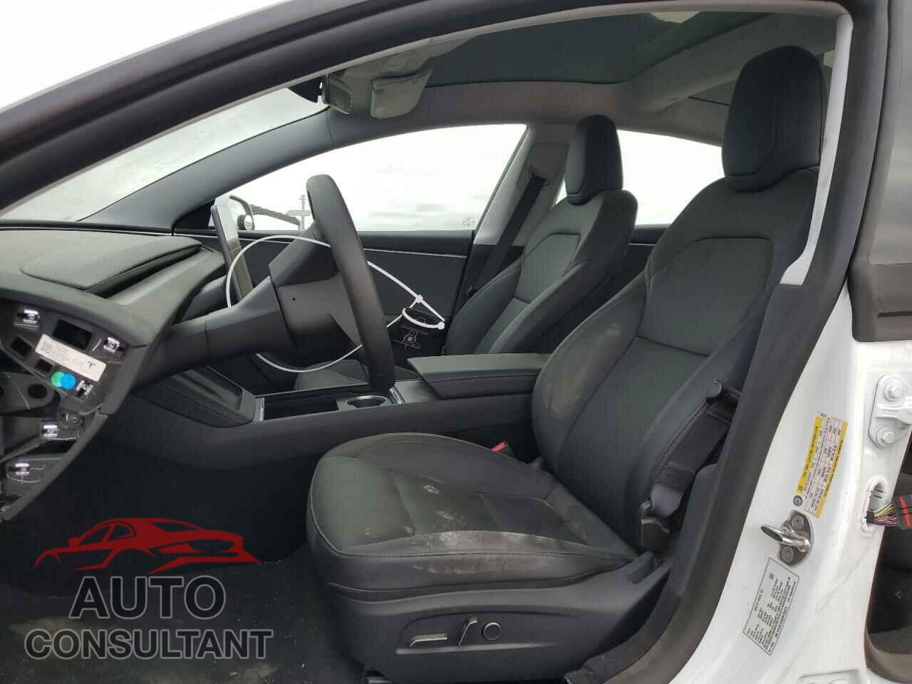 TESLA MODEL 3 2024 - 5YJ3E1EA5RF726375