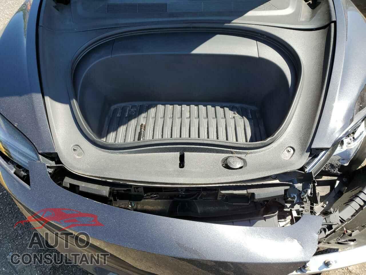 TESLA MODEL 3 2024 - 5YJ3E1EA4RF731812