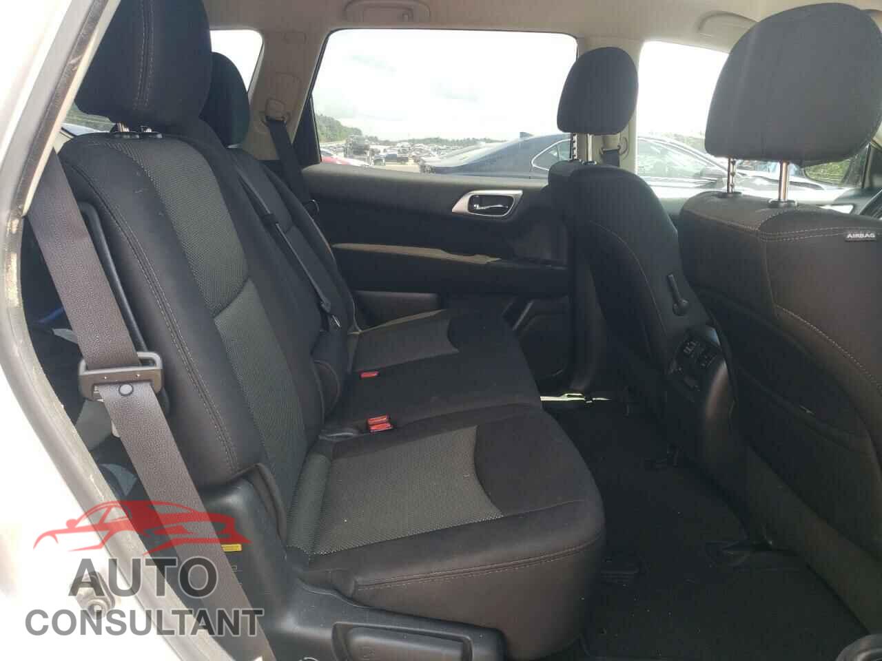 NISSAN PATHFINDER 2017 - 5N1DR2MM9HC686643