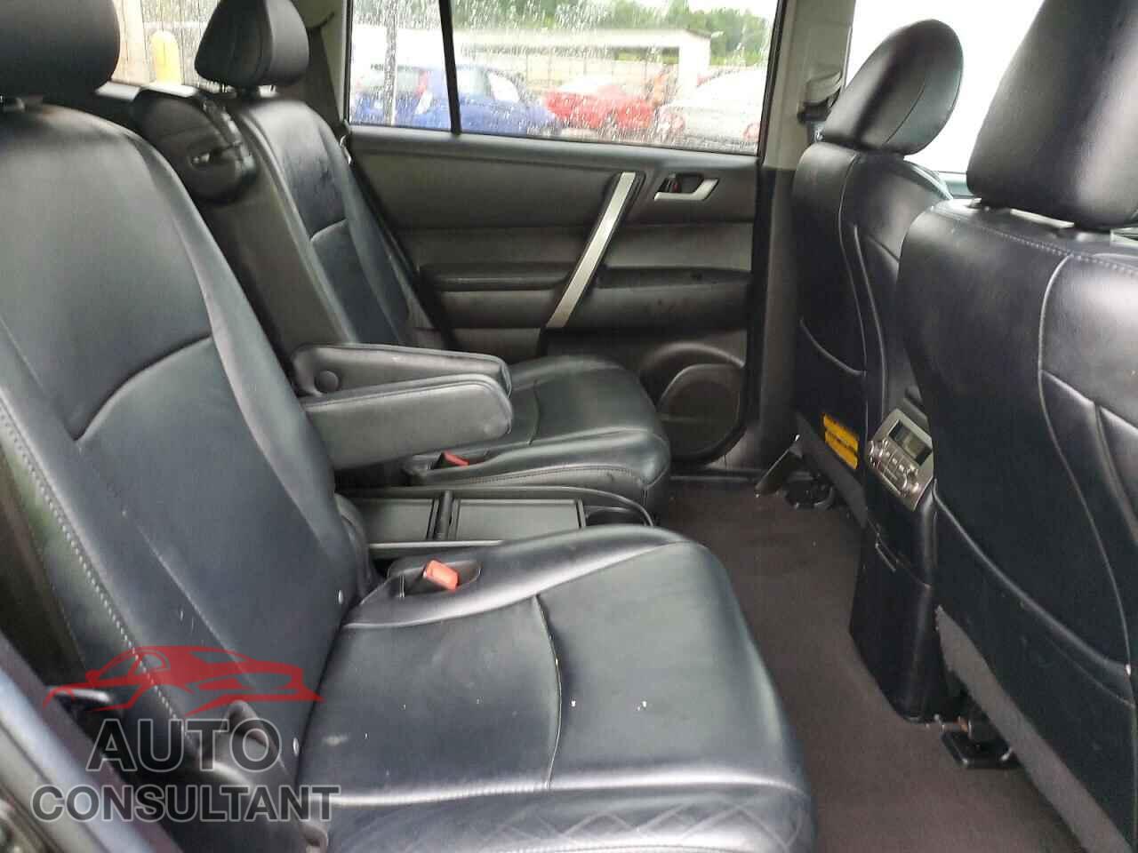 TOYOTA HIGHLANDER 2013 - 5TDBK3EH8DS251113