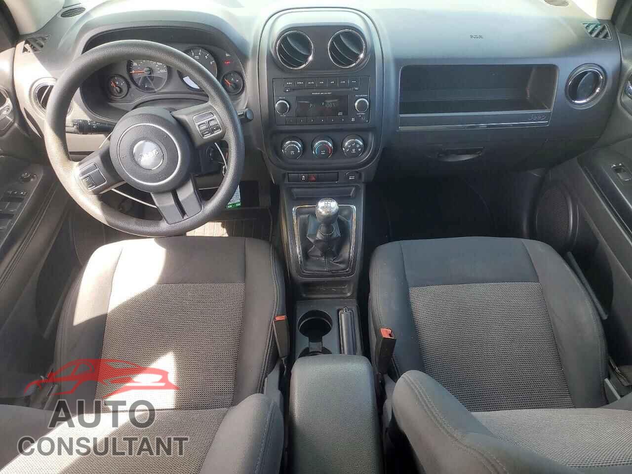 JEEP COMPASS 2012 - 1C4NJCBA4CD557159