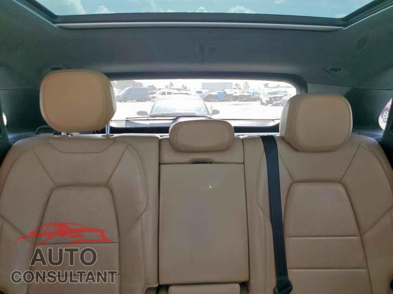 PORSCHE CAYENNE 2019 - WP1AA2AY4KDA02877