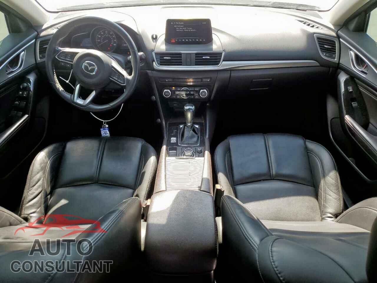 MAZDA 3 2018 - 3MZBN1V33JM246703