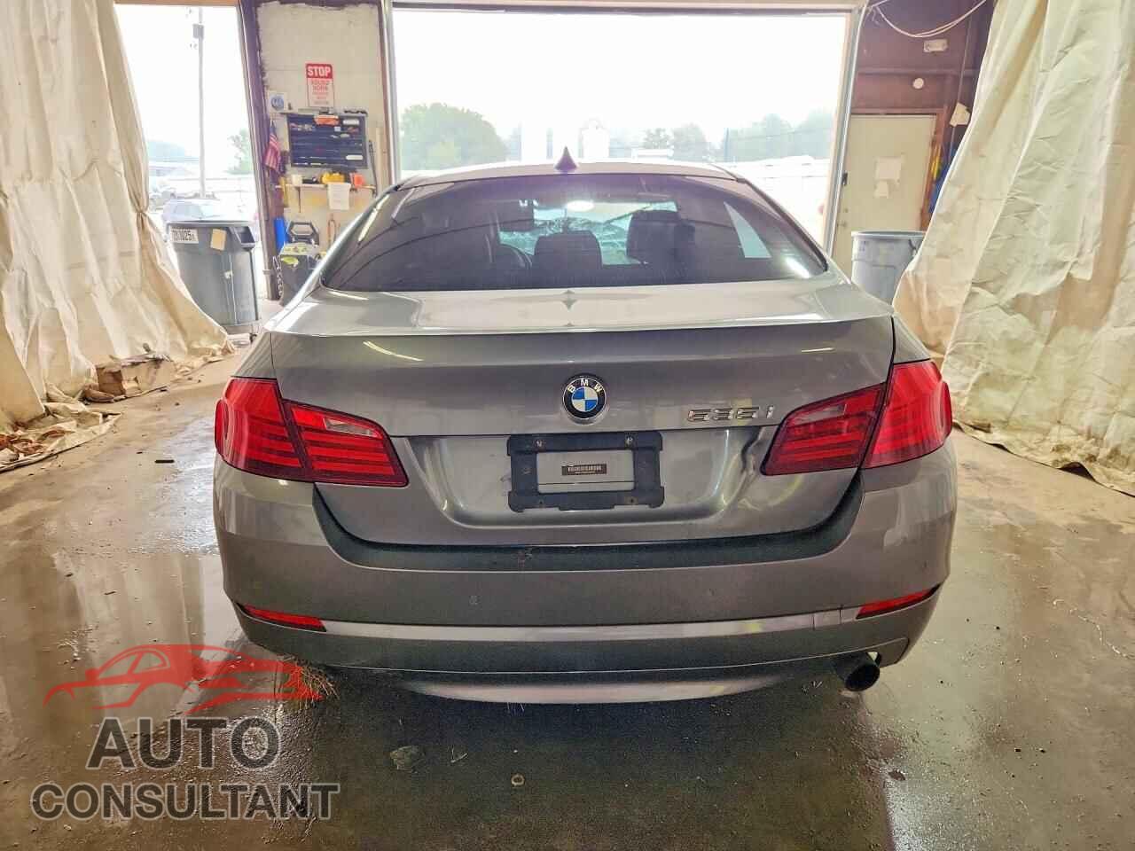 BMW 5 SERIES 2012 - WBAFU7C58CDU64663
