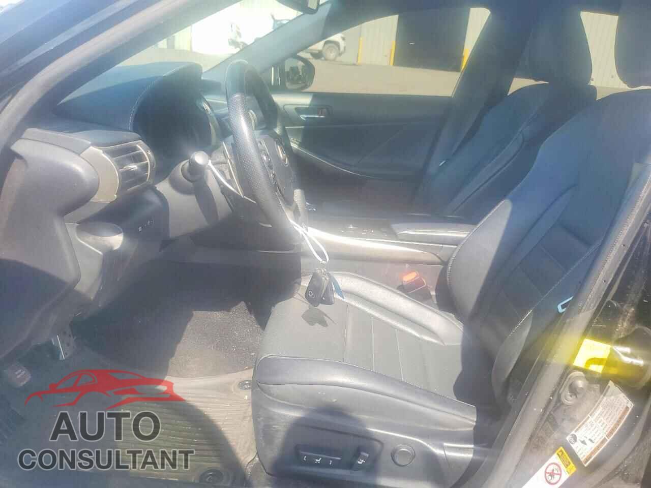 LEXUS IS 2015 - JTHCE1D27F5006355
