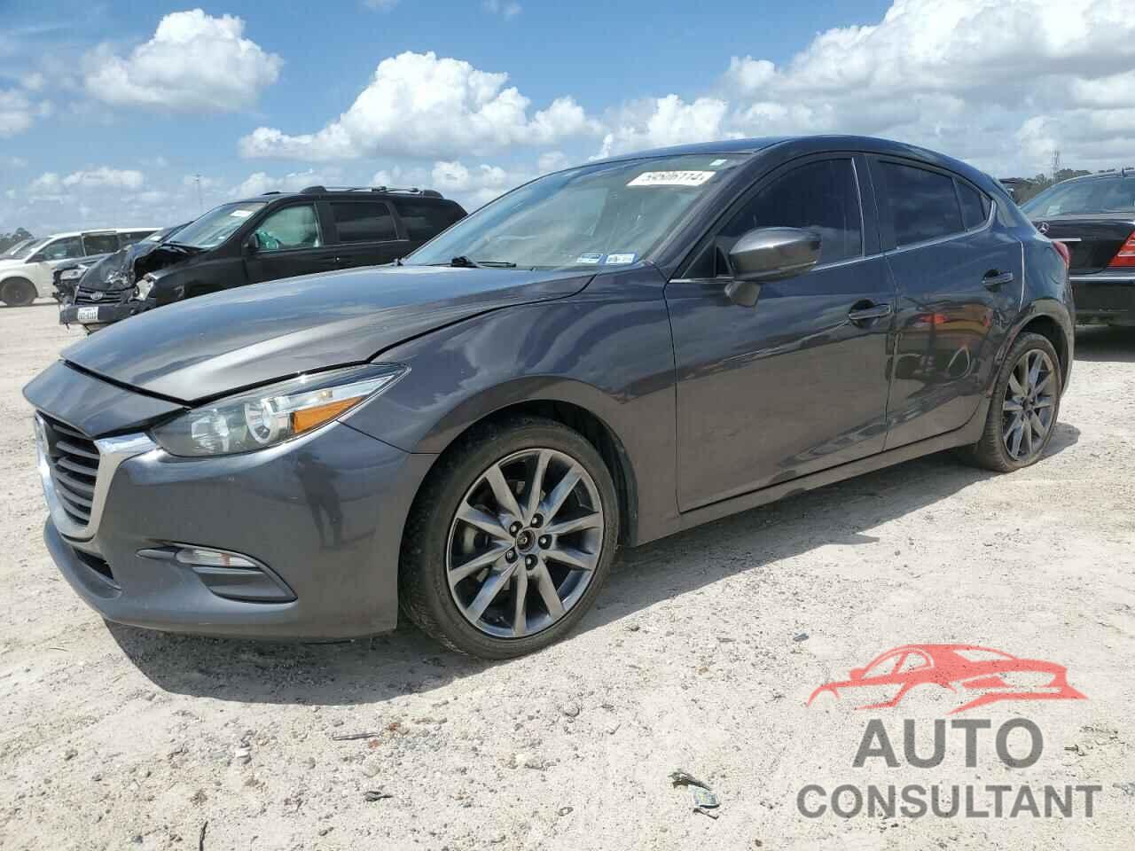 MAZDA 3 2018 - 3MZBN1L3XJM266174