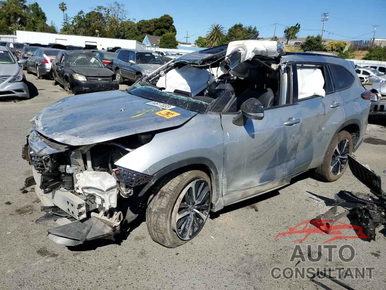 TOYOTA HIGHLANDER 2021 - 5TDJZRBH1MS107241