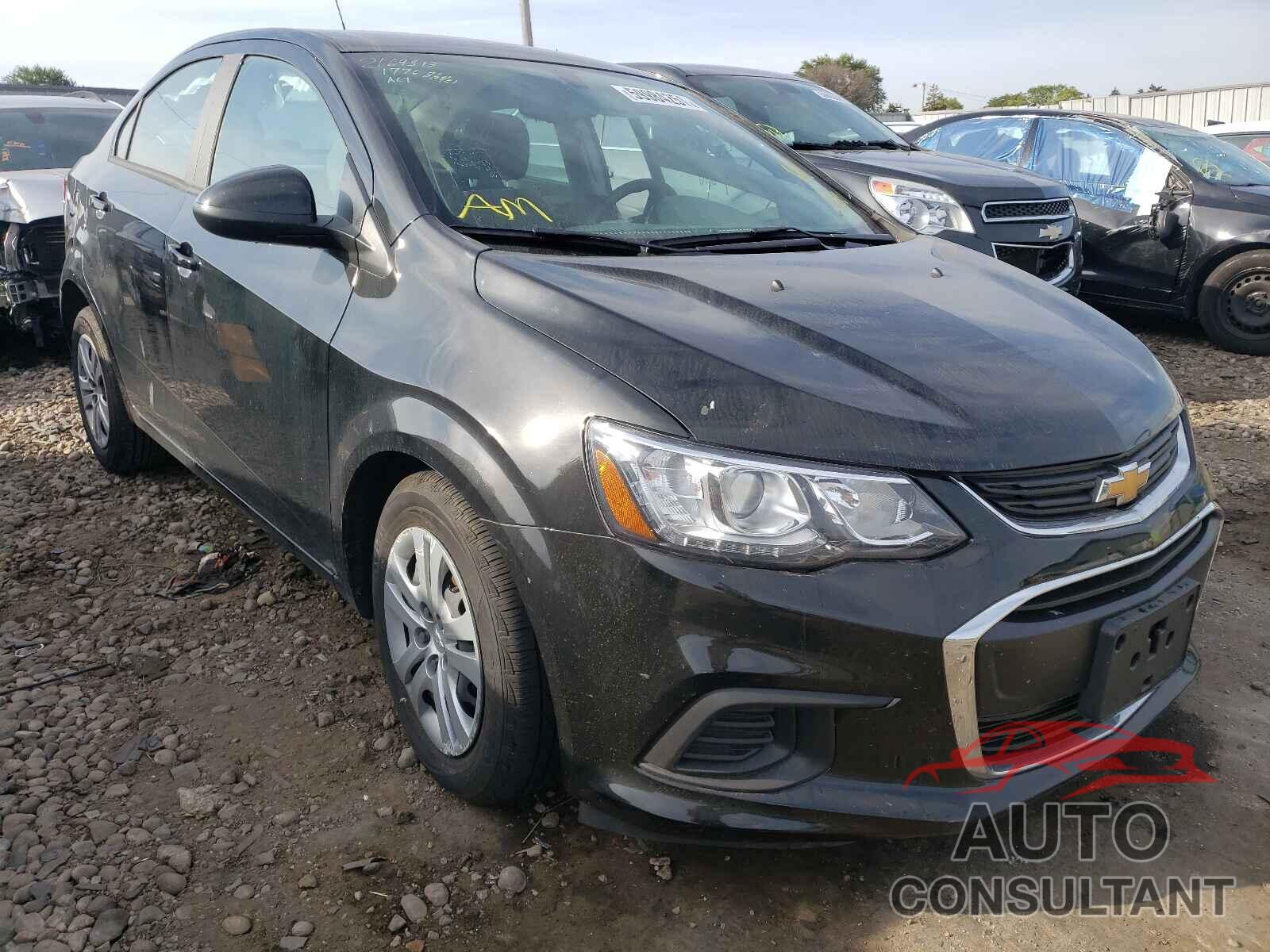 CHEVROLET SONIC 2017 - 1G1JB5SH7H4143099