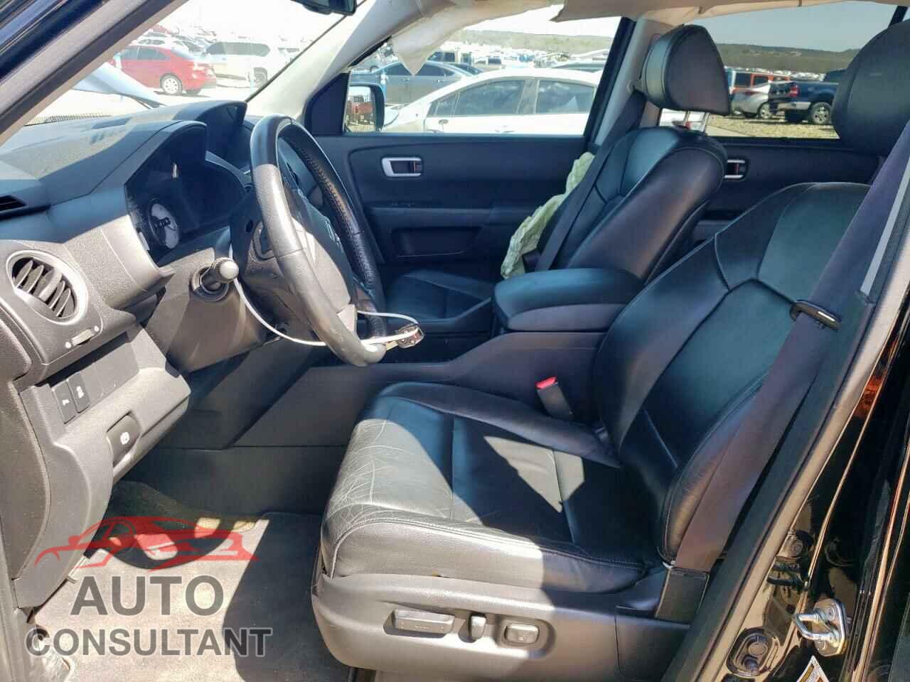 HONDA PILOT 2015 - 5FNYF4H90FB013000