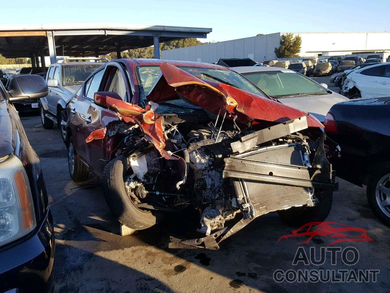 NISSAN VERSA 2018 - 3N1CN7AP1JK443435