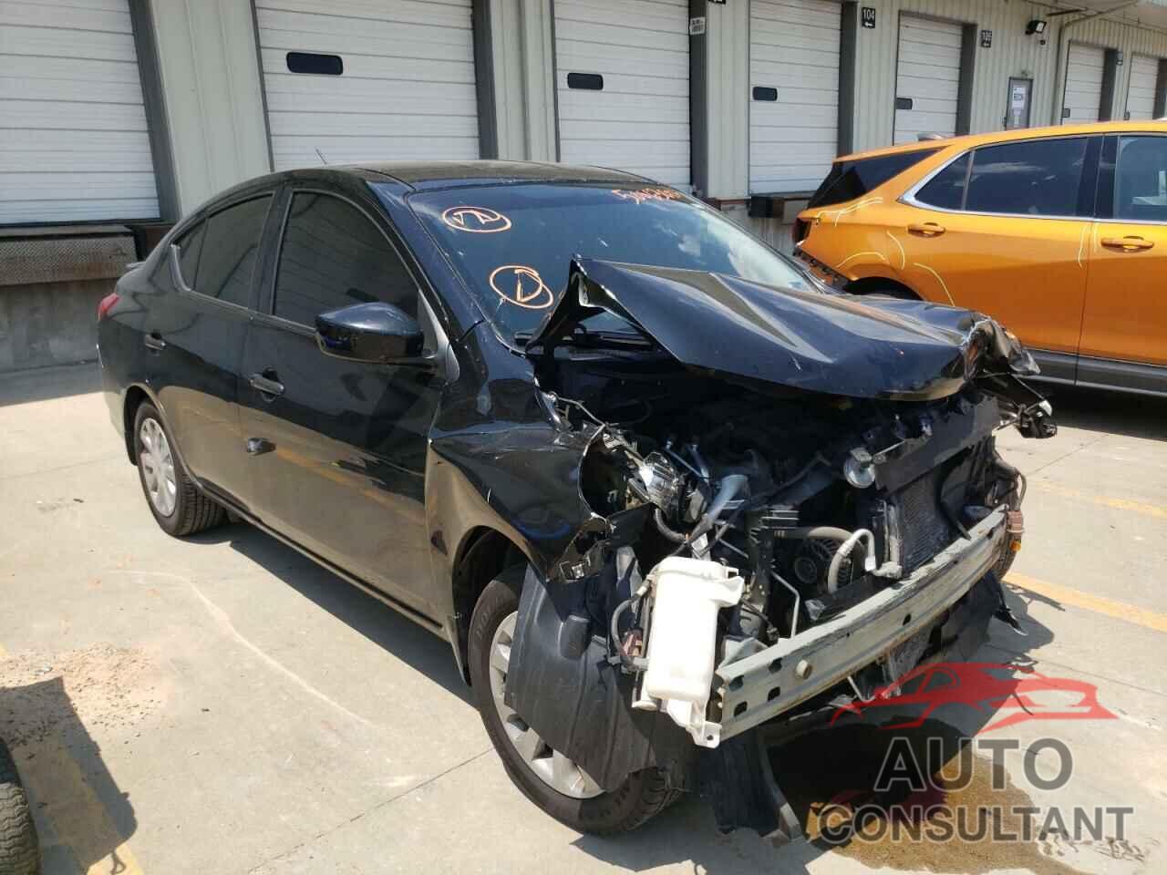 NISSAN VERSA 2017 - 3N1CN7AP9HL886260