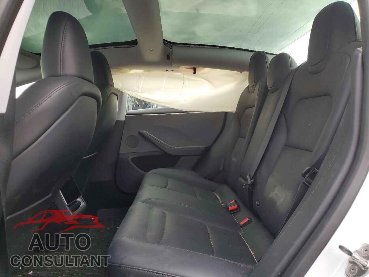 TESLA MODEL 3 2024 - 5YJ3E1EA5RF731799