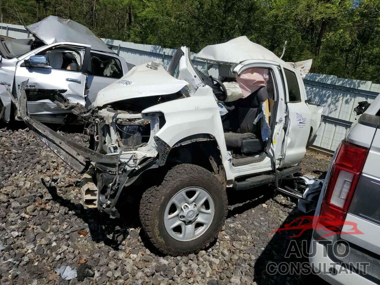 TOYOTA TUNDRA 2021 - 5TFUY5F18MX020744