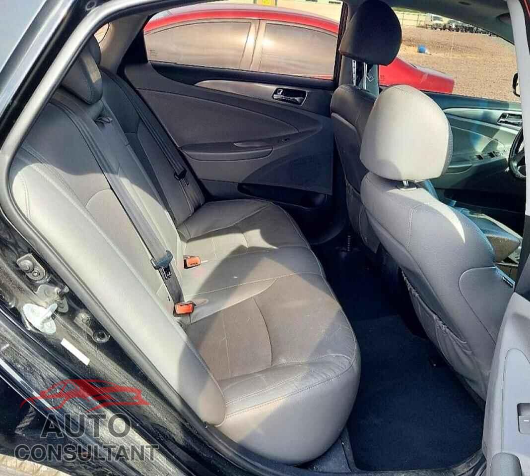 HYUNDAI SONATA 2015 - KMHEC4A44FA120906