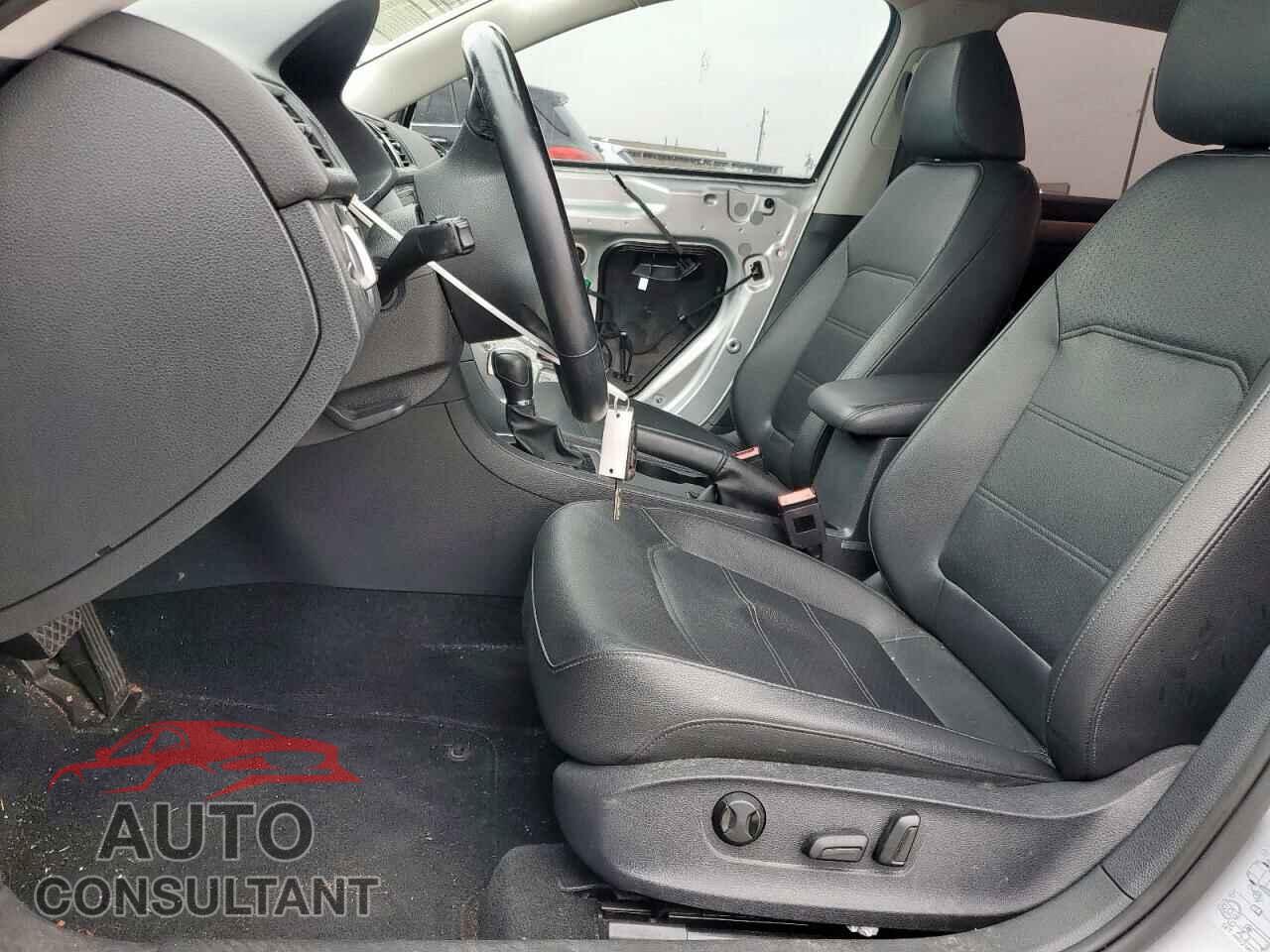 VOLKSWAGEN PASSAT 2014 - 1VWAT7A31EC022590