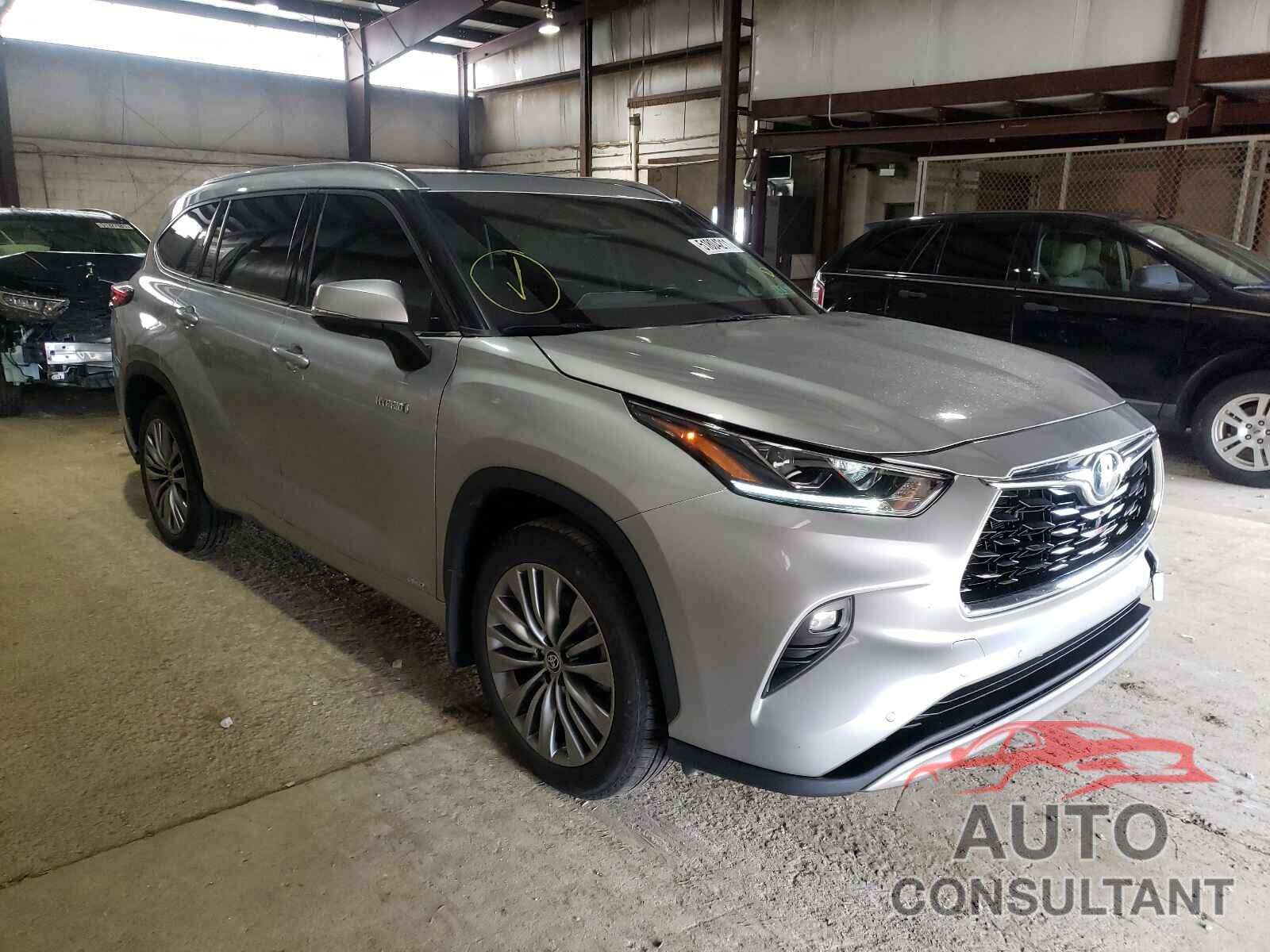 TOYOTA HIGHLANDER 2020 - 5TDEBRCH0LS002502