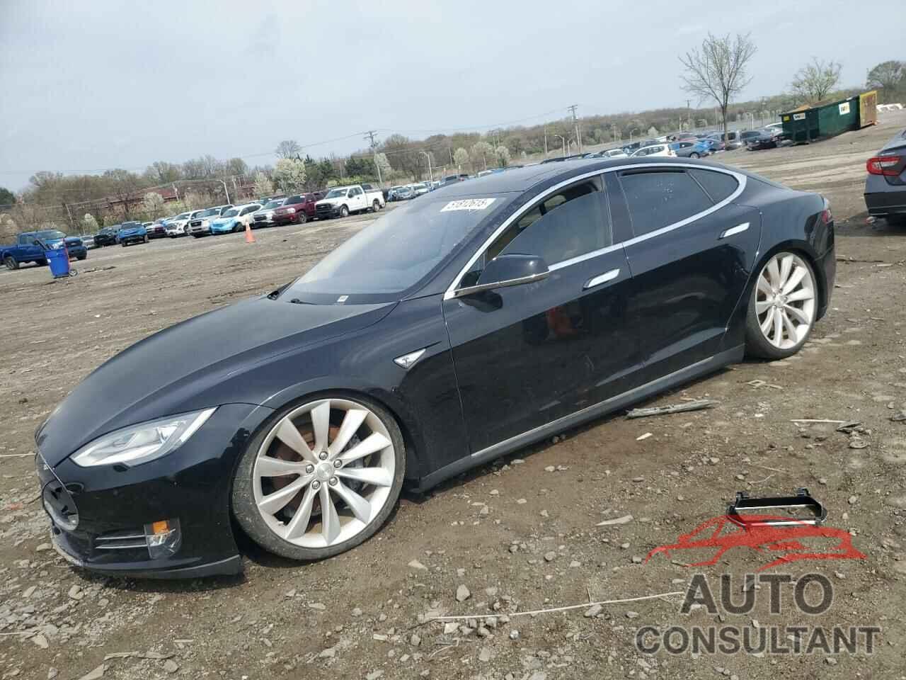 TESLA MODEL S 2013 - 5YJSA1CN8DFP22679