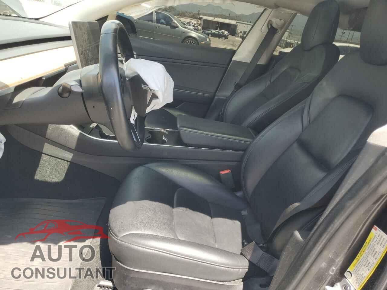 TESLA MODEL 3 2019 - 5YJ3E1EB1KF213977