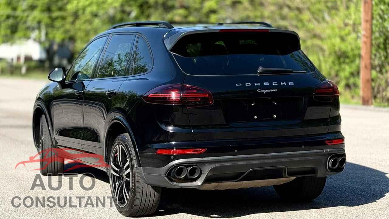 PORSCHE CAYENNE 2017 - WP1AA2A21HKA86947