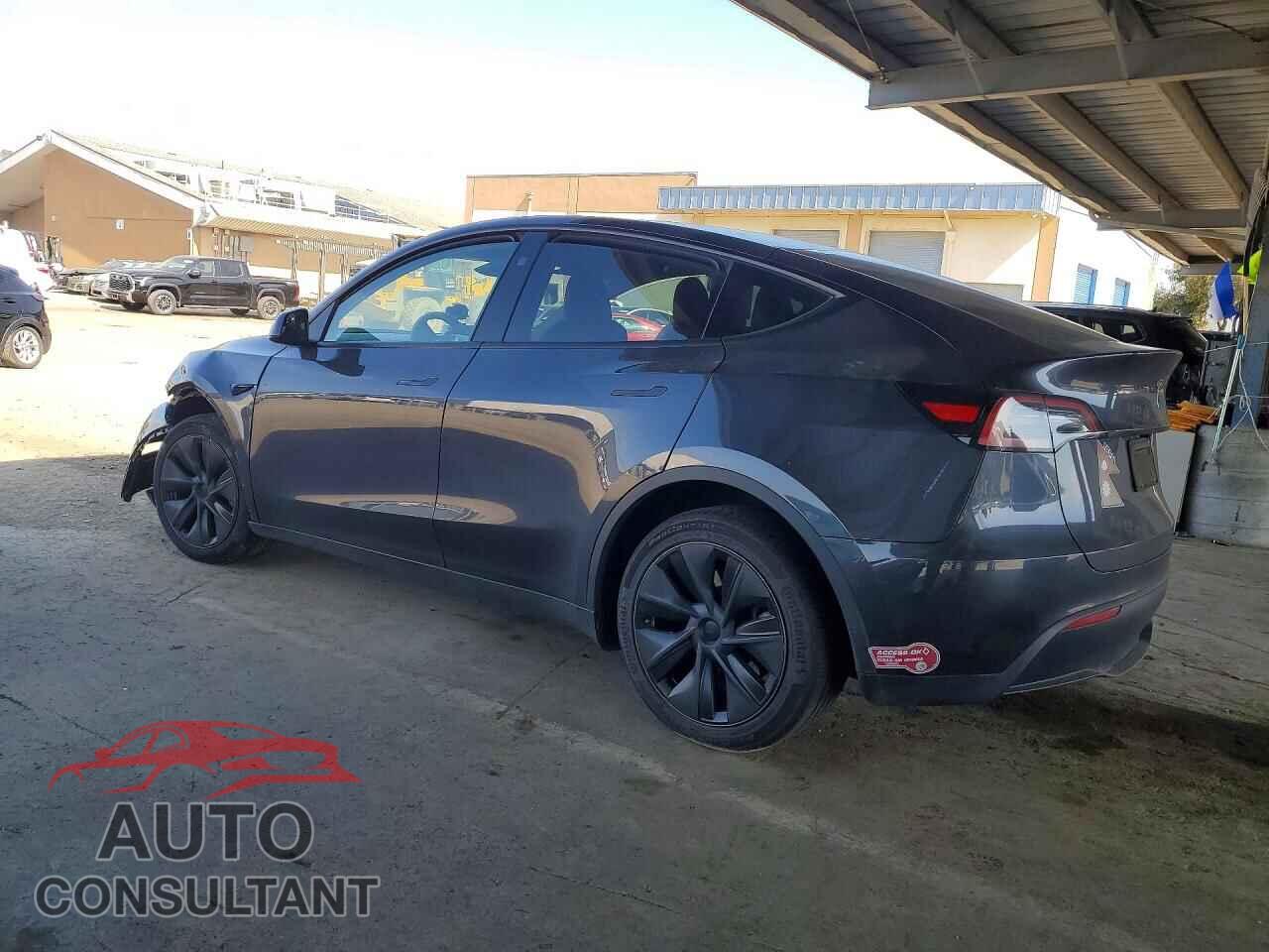 TESLA MODEL Y 2024 - 7SAYGAEE8RF100115