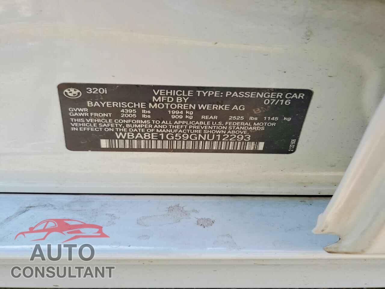 BMW 3 SERIES 2016 - WBA8E1G59GNU12293