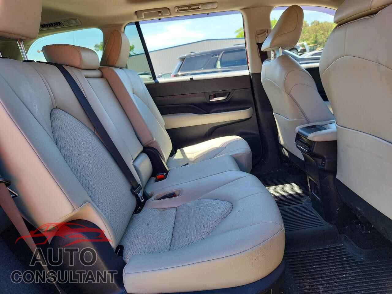 TOYOTA ALL OTHER 2024 - 5TDAAAB58RS005246