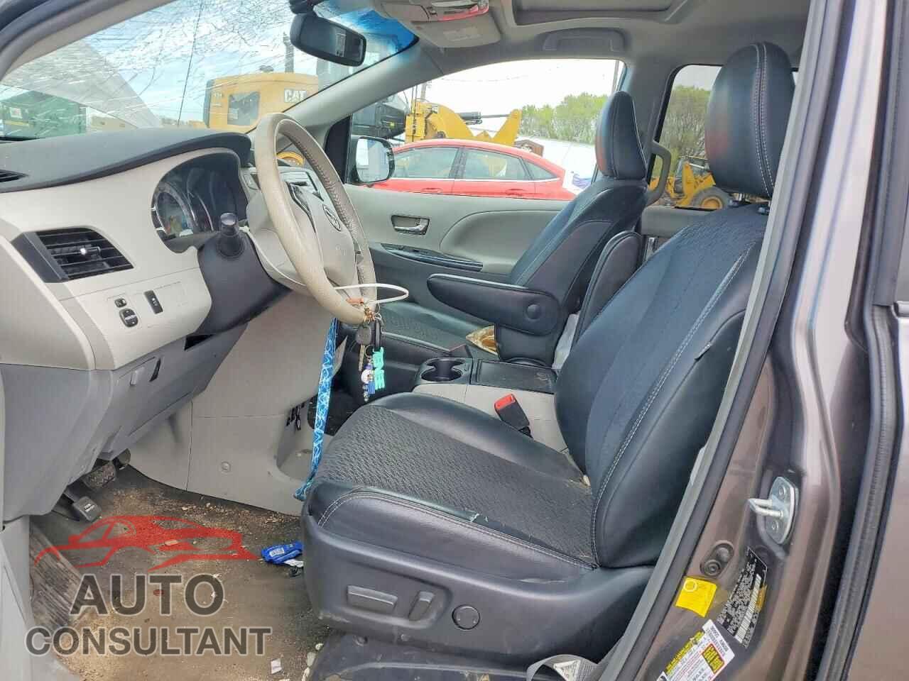 TOYOTA SIENNA 2013 - 5TDXK3DC8DS333760