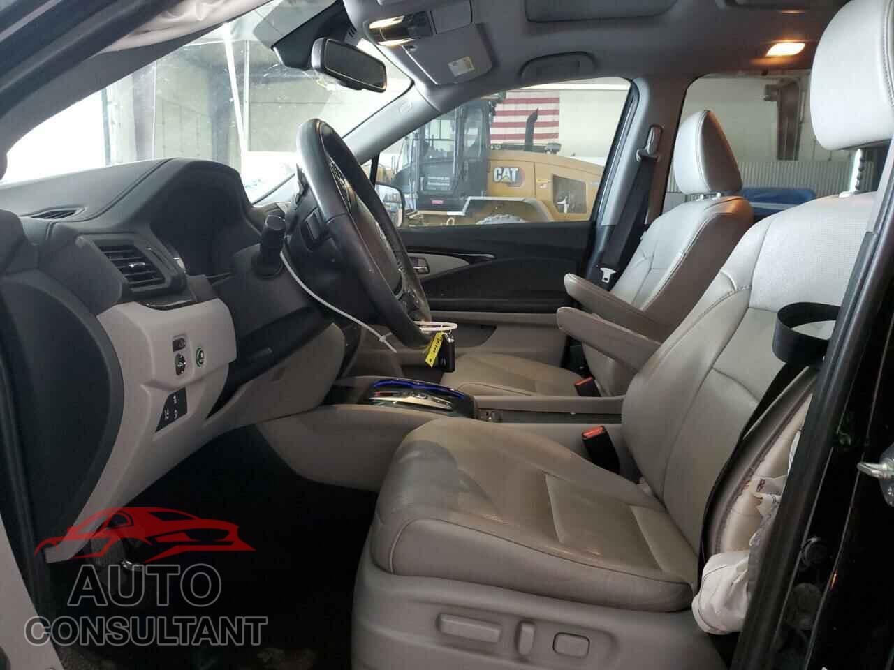 HONDA PILOT 2017 - 5FNYF6H0XHB060891