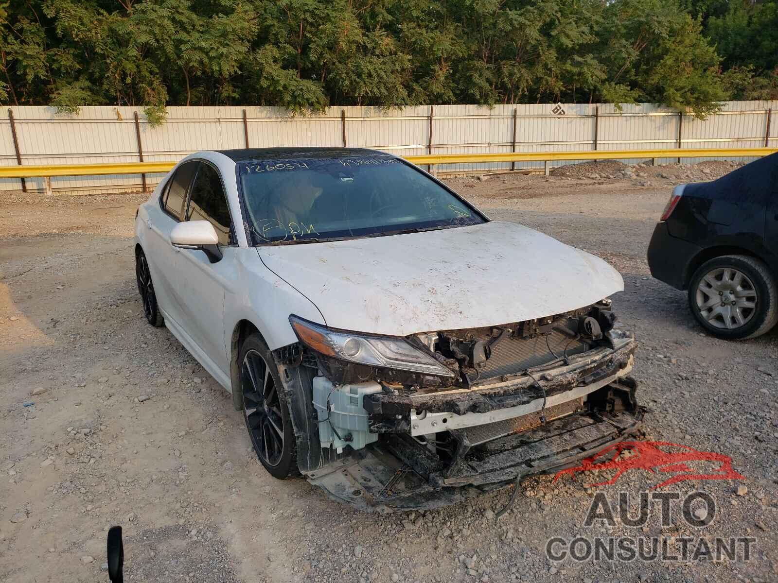TOYOTA CAMRY 2018 - 4T1B61HK3JU126054