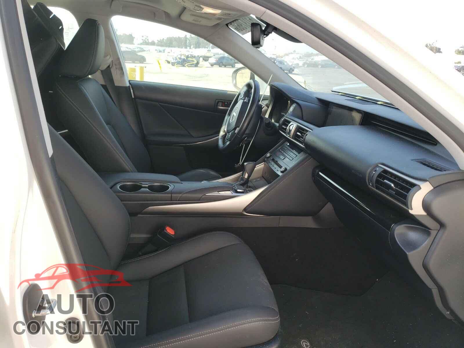 LEXUS IS 2017 - JTHBA1D27H5039446