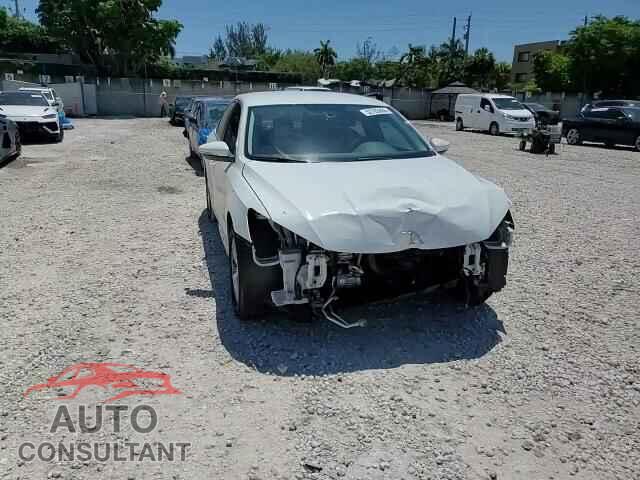 VOLKSWAGEN PASSAT 2017 - 1VWAT7A34HC002919