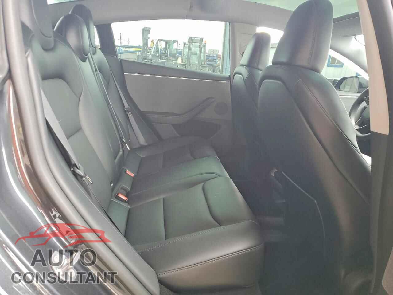 TESLA MODEL 3 2025 - 5YJ3E1EA5SF044800