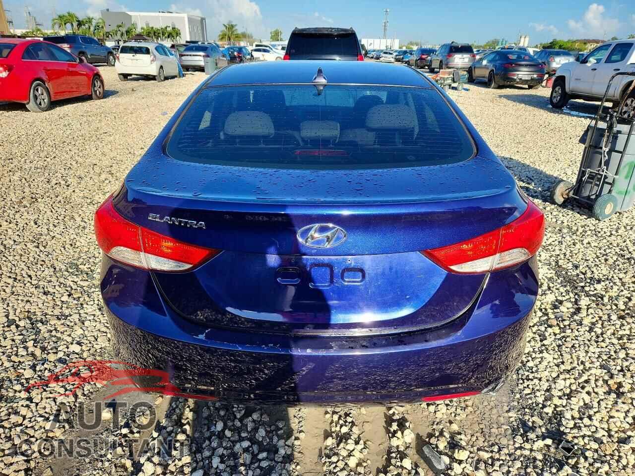 HYUNDAI ELANTRA 2013 - 5NPDH4AE2DH305357
